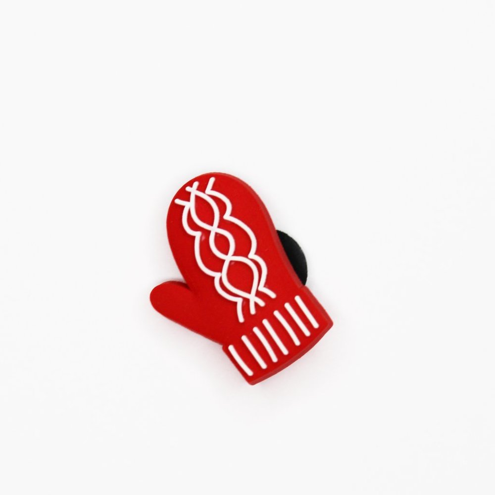 Mitten croc charm